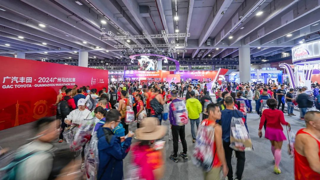 篮球篮网主力球员赛后受媒体采访