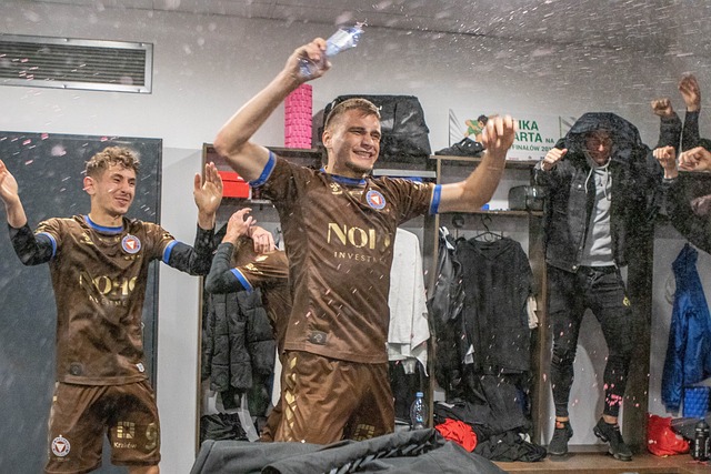 腻且富有创 腻且富有创